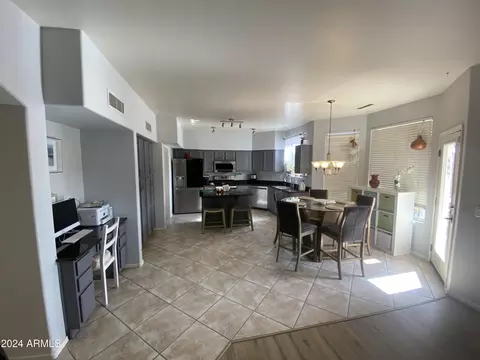 4129 E Redwood Ln, Phoenix, AZ 85048 photo 6