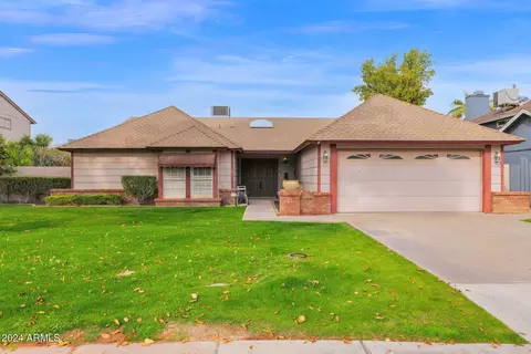 1120 W Barrow Dr, Chandler, AZ 85224