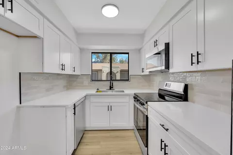 2611 E Randall Dr, Tempe, AZ 85288