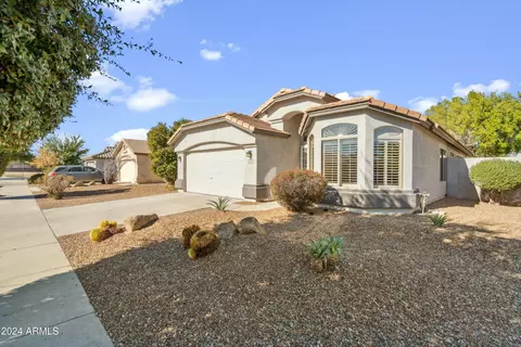 15872 W Latham St, Goodyear, AZ 85338