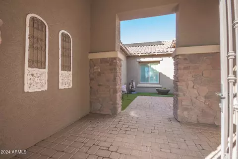 3066 E Kingbird Dr, Gilbert, AZ 85297 photo 2