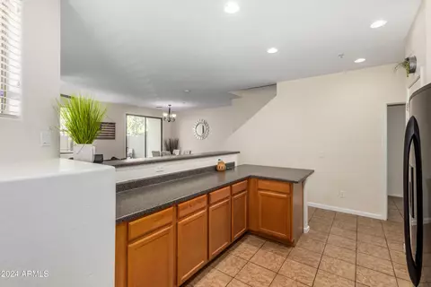 2840 E Dunbar Dr, Phoenix, AZ 85042 photo 12