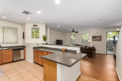 2840 E Dunbar Dr, Phoenix, AZ 85042 photo 10