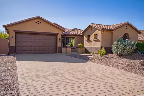 5011 W Yoosooni Dr, Phoenix, AZ 85087