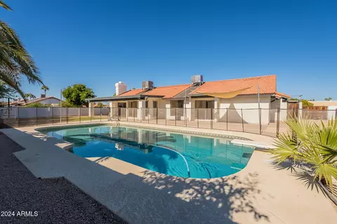 4401 E Betty Elyse Ln, Phoenix, AZ 85032 photo 2