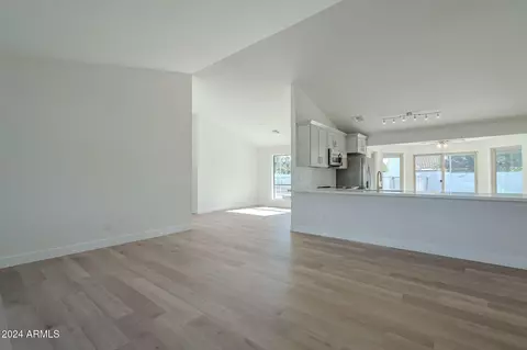 4401 E Betty Elyse Ln, Phoenix, AZ 85032 photo 8
