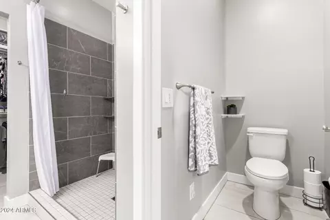 Bath - 10643 E Twister Ave, Mesa, AZ 85212 photo 2 of 4