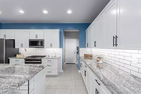 Kitchen - 10643 E Twister Ave, Mesa, AZ 85212 photo 3 of 5