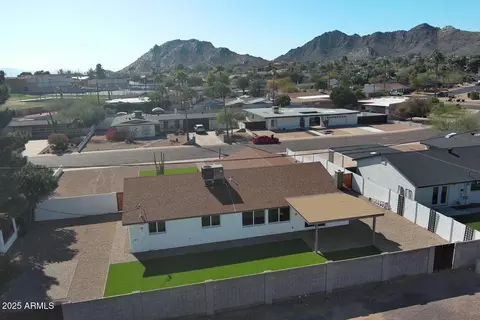 View/Area - 2826 E Turquoise Dr, Phoenix, AZ 85028 photo 2 of 3