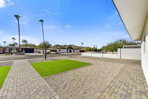 Exterior - 2826 E Turquoise Dr, Phoenix, AZ 85028 photo 2 of 4