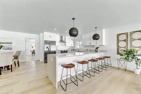 2826 E Turquoise Dr, Phoenix, AZ 85028