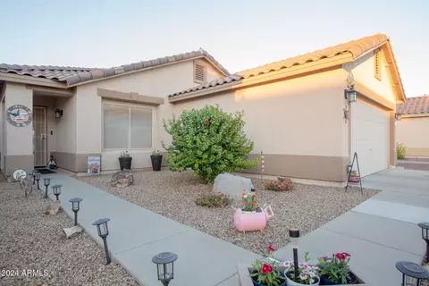 664 W Jardin Dr, Casa Grande, AZ 85122