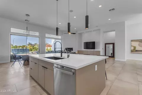 Kitchen - 4184 E Meadowview Dr, Gilbert, AZ 85298 photo 4 of 4