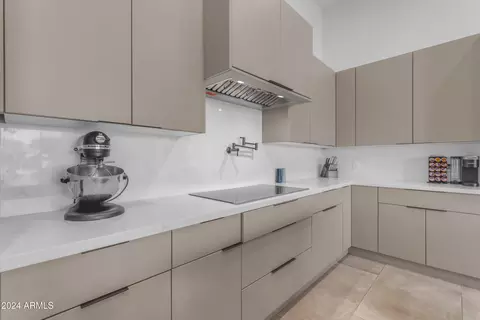 Kitchen - 4184 E Meadowview Dr, Gilbert, AZ 85298 photo 2 of 4