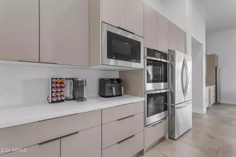 Kitchen - 4184 E Meadowview Dr, Gilbert, AZ 85298 photo 3 of 4