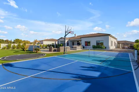 Exterior - 4184 E Meadowview Dr, Gilbert, AZ 85298 photo 6 of 13