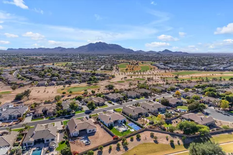 View/Area - 4184 E Meadowview Dr, Gilbert, AZ 85298 photo 4 of 23