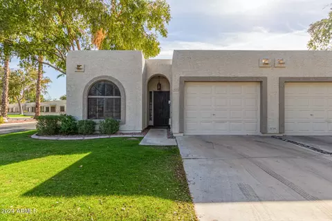 9303 W Morrow Dr, Peoria, AZ 85382