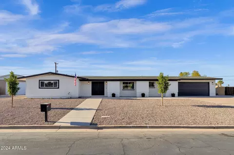 1030 W Fairway Dr, Mesa, AZ 85201