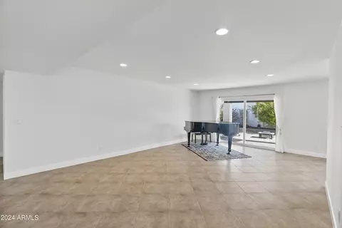 14017 N Burning Tree Pl, Phoenix, AZ 85022 photo 8