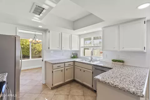 14017 N Burning Tree Pl, Phoenix, AZ 85022 photo 16