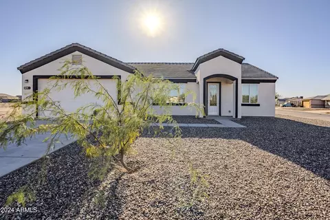 8245 W Pica Dr, Arizona City, AZ 85123