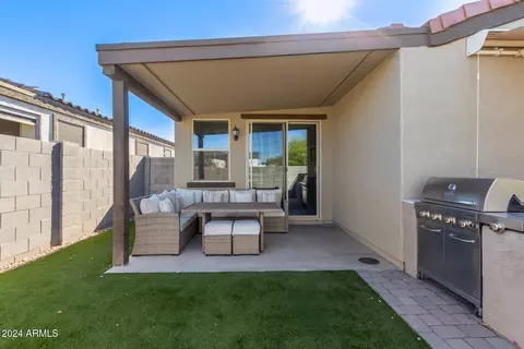 Exterior - 1526 E Saint Catherine Ave, Phoenix, AZ 85042 photo 3 of 5