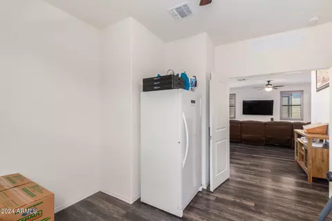 Entry Way - 1526 E Saint Catherine Ave, Phoenix, AZ 85042 photo 8 of 9