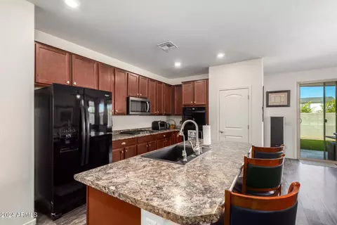Kitchen - 1526 E Saint Catherine Ave, Phoenix, AZ 85042 photo 2 of 4