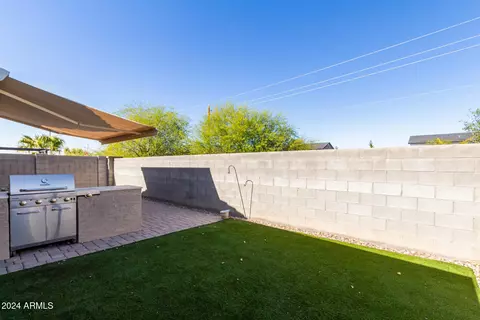Exterior - 1526 E Saint Catherine Ave, Phoenix, AZ 85042 photo 5 of 5
