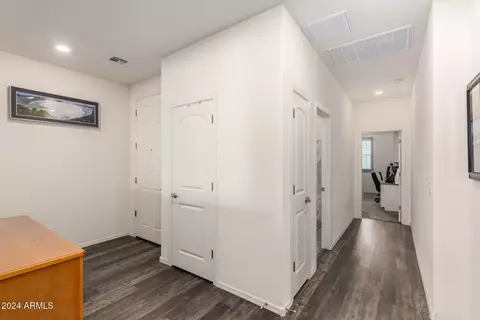 Entry Way - 1526 E Saint Catherine Ave, Phoenix, AZ 85042 photo 7 of 9