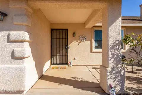 10162 E New England Pl, Hereford, AZ 85615