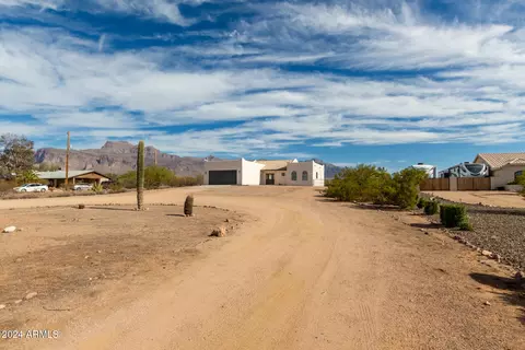 2099 S Mountain View Rd, Apache Junction, AZ 85119 photo 3