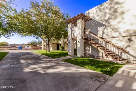 8842 N 8th St #208, Phoenix, AZ 85020