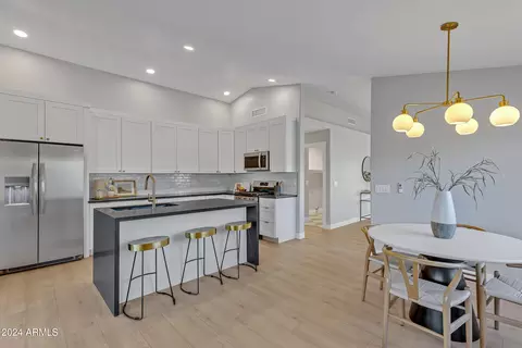 25283 N 67th Dr, Peoria, AZ 85383