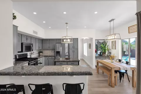 2027 E Creedance Blvd, Phoenix, AZ 85024 photo 9