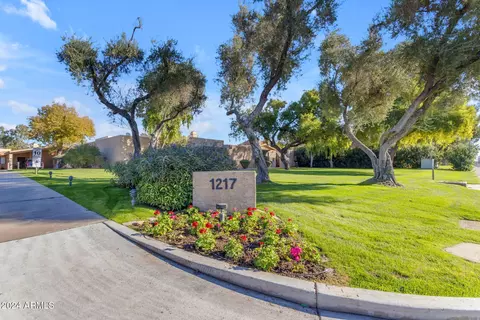 1217 N Miller Rd #13, Scottsdale, AZ 85257