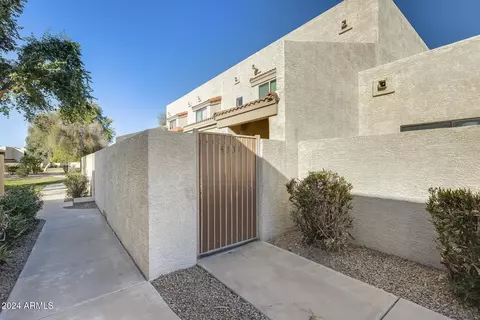4731 W New World Dr, Glendale, AZ 85302