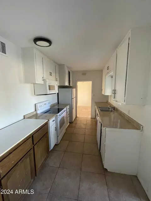 4061 E Delta Cir, Mesa, AZ 85206 photo 3