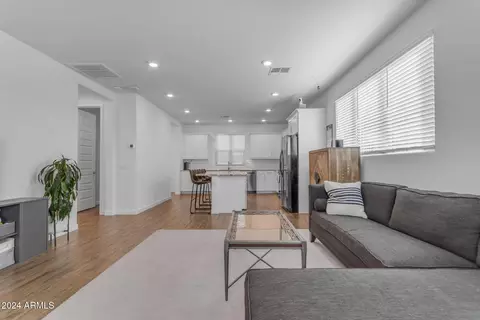 729 N Abalone Ct, Gilbert, AZ 85233 photo 3