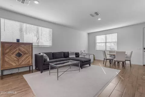 729 N Abalone Ct, Gilbert, AZ 85233 photo 4