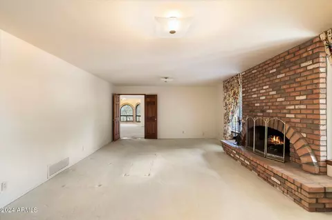 Living - 2716 E Voltaire Ave, Phoenix, AZ 85032 photo 1 of 2