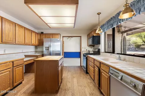 Kitchen - 2716 E Voltaire Ave, Phoenix, AZ 85032 photo 1 of 2
