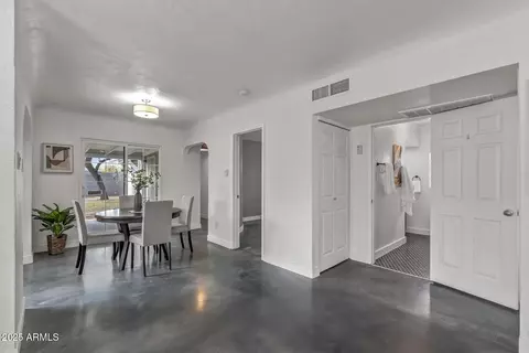 1325 E Monte Vista Rd E, Phoenix, AZ 85006 photo 11