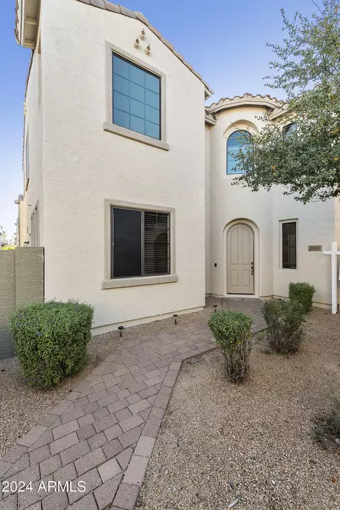 2355 W Dusty Wren Dr, Phoenix, AZ 85085
