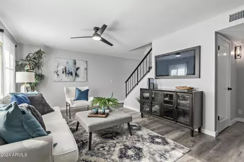 2931 E Fairmount Ave, Phoenix, AZ 85016