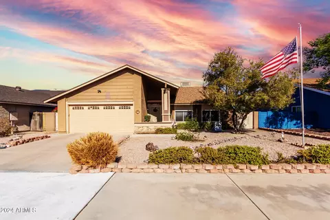 1720 E Vineyard Rd, Phoenix, AZ 85042
