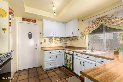 1720 E Vineyard Rd, Phoenix, AZ 85042 photo 9