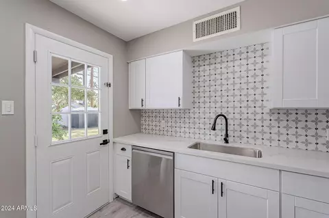 3427 E Roma Ave, Phoenix, AZ 85018 photo 9