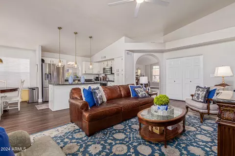 4614 E Thistle Landing Dr, Phoenix, AZ 85044 photo 11